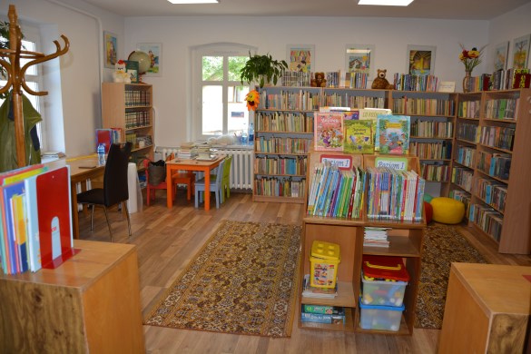 Dział dziecięcy biblioteki w Gromadce
